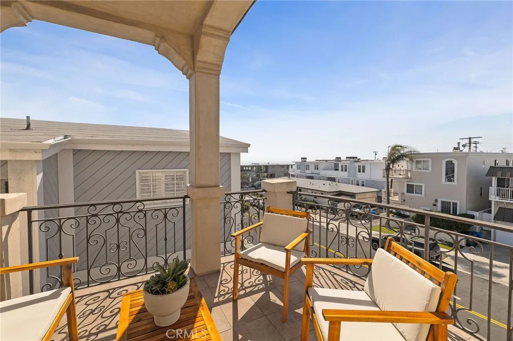 424 Marine Avenue, Manhattan Beach, California 90266 home-pic-11